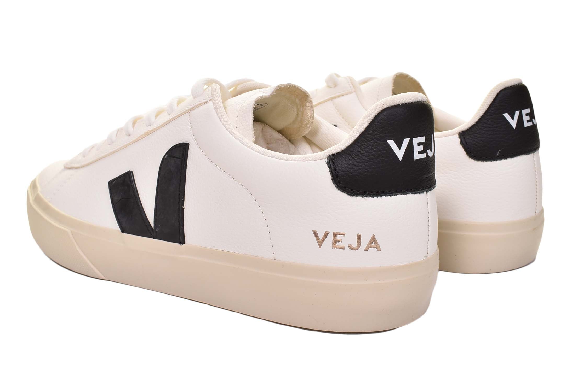 Rear Details of Veja Campo Black and White